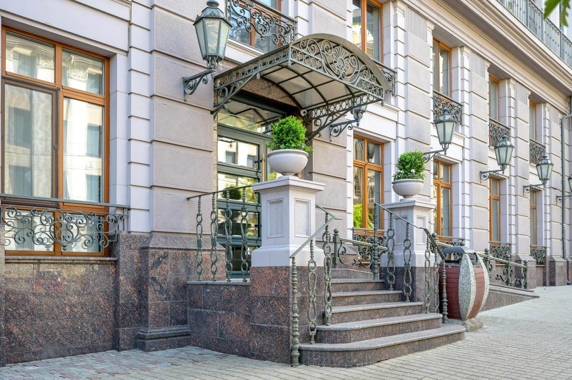 Красивая Квартира В Центре Одессы Odessa Luaran gambar