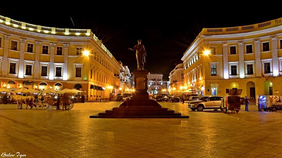 Красивая Квартира В Центре Одессы Odessa Luaran gambar